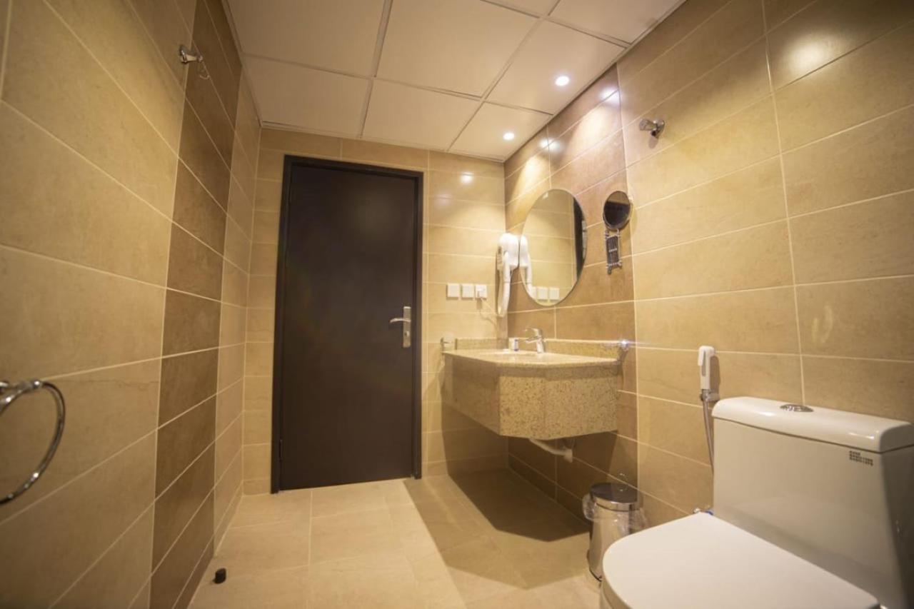 مبيت التحلية للشقق المخدومة تشغيل و إدارة الماسية الأولى Jeddah Exterior foto